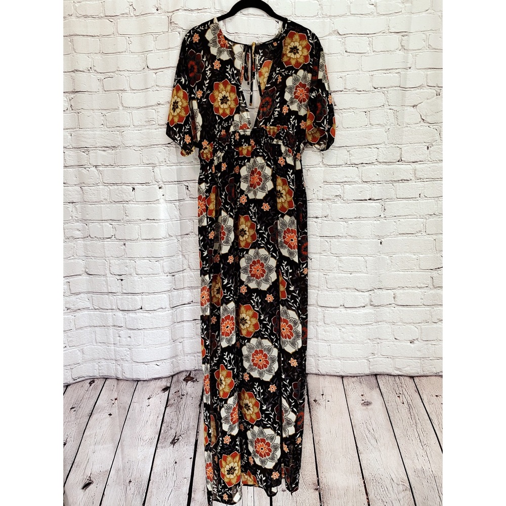 F21 • Deep V Floral Maxi